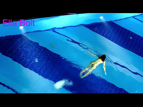 ❤️ Ik kin net ophâlde te sjen, jonge blonde fongen neaken swimmen yn ELLA BOLT resort pool ❤️ Seksfideo op fy.hentaizm.ru ❌️❤